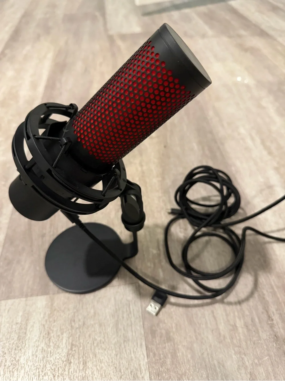 HyperX USB Condenser Microphone in Black and Red with Desktop Stand